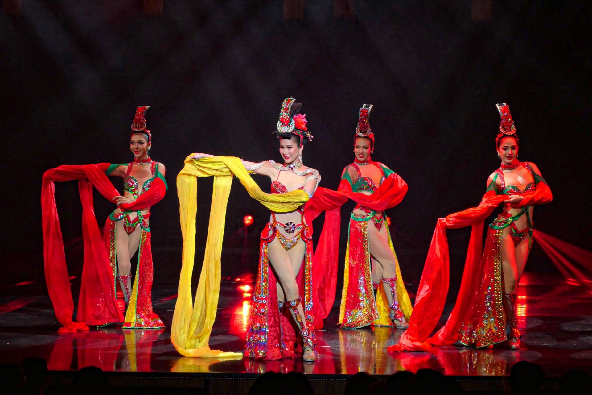 IKON x Simon Cabaret: A World-Class Entertainment Experience!